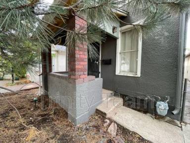 Main picture of 3237 Navajo St