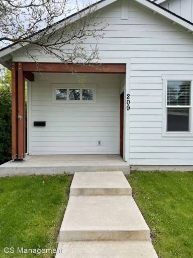 Main picture of 209 N 9th Ave