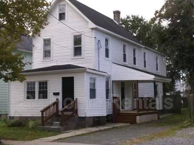 Main picture of 620 Bridgeboro St