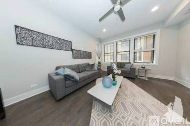 Main picture of 2618-26 N Rockwell St