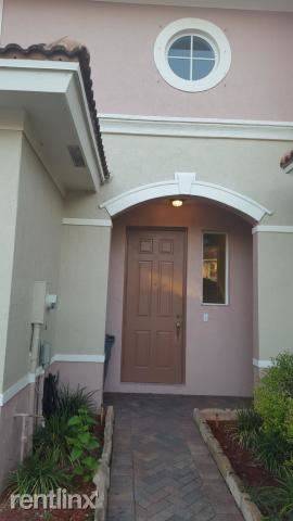 Main picture of 303 Seminole Palms Dr