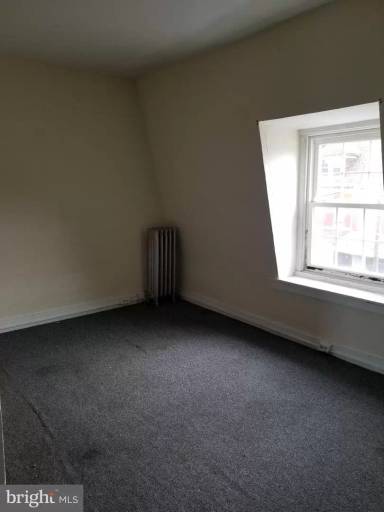 Main picture of 230 S 13th St