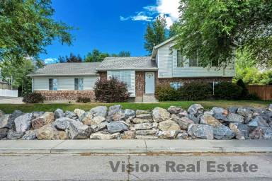 Main picture of 1437 E Murdock Dr