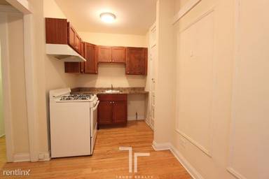 Main picture of 512-20 W Cornelia Ave