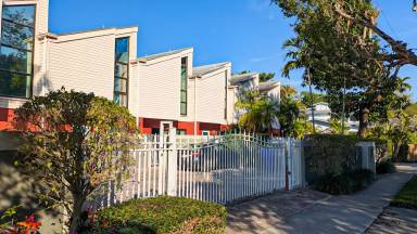 Main picture of 2994 Virginia St