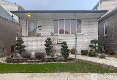 Main picture of 6137 S Mayfield Ave