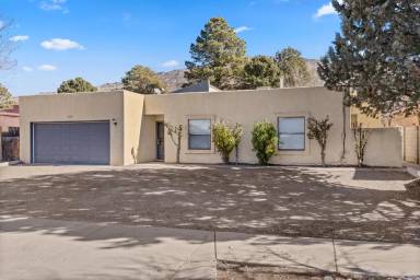 Main picture of 2808 Palo Verde Dr NE