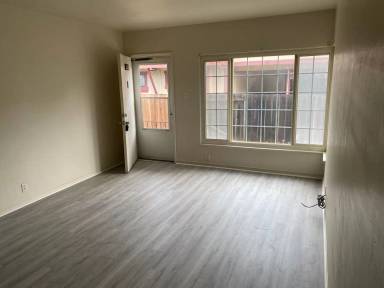 Main picture of 340-350 Callan Ave