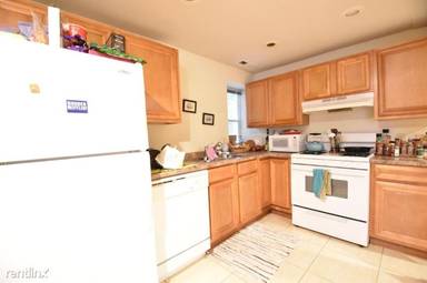 Main picture of 3443 N Western Ave