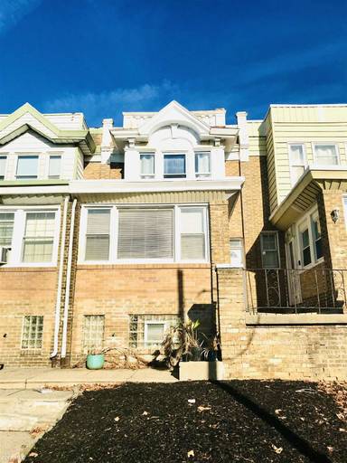 Main picture of 5435 W Berks St