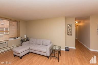 Main picture of 3825 N Pine Grove Ave