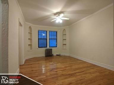 Main picture of 4829 N Damen Ave