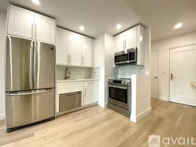 Main picture of 155 E 48th St