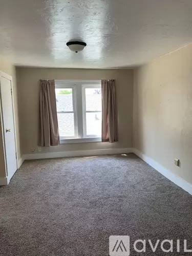 Main picture of 883 Plank Rd
