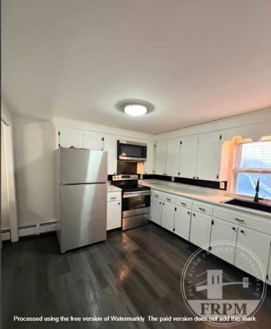 Main picture of 64 Walnut St