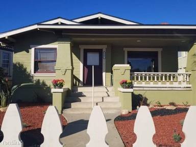 Main picture of 867 E Main St