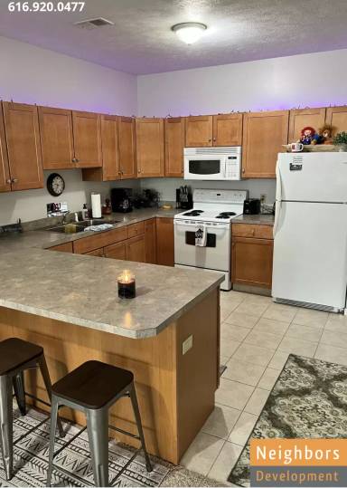 Main picture of 149 E Main Ave