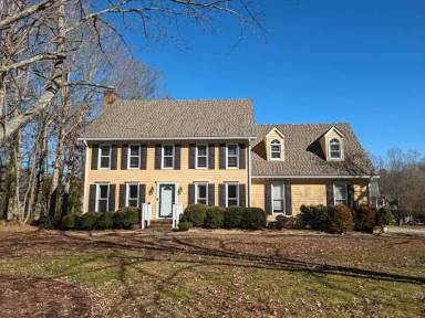 Main picture of 417 Nichols Farm Dr