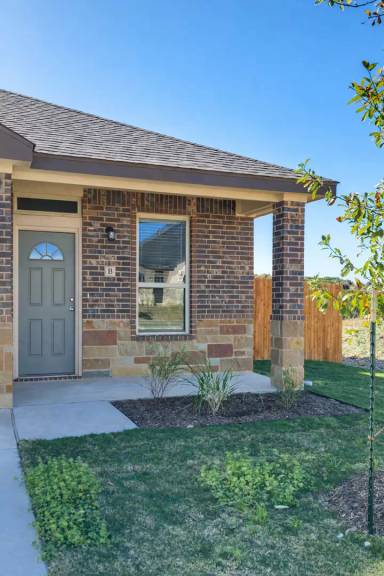 Main picture of 101 Leon Ln
