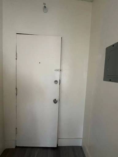 Main picture of 901 S Vermont Ave