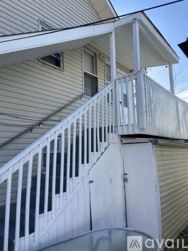 Main picture of 215 Grant Ave
