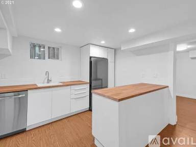 Main picture of 2835 N Watts St
