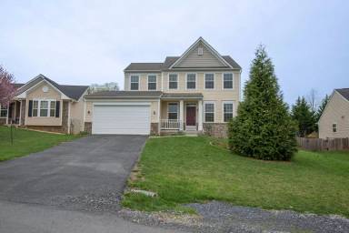 Main picture of 697 Bentley Dr