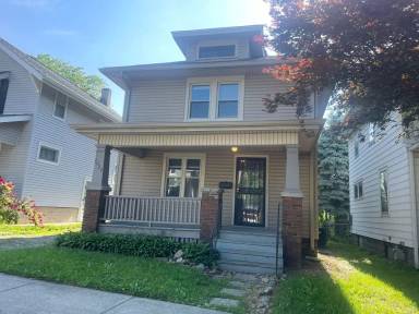 Main picture of 2029 Thompson Ave