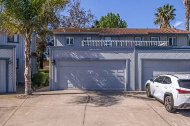 Main picture of 905 Lido Cir