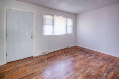 Main picture of 203 Sycamore Rd