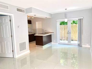 Main picture of 416 NE 15th Ave