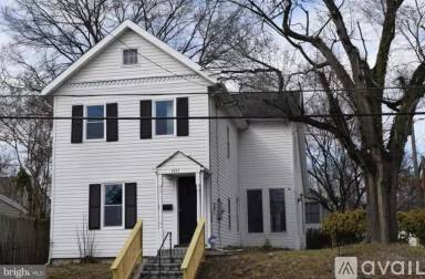 Main picture of 4737 Wilson Blvd