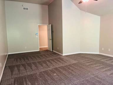 Main picture of 5492 Bluegrass Dr