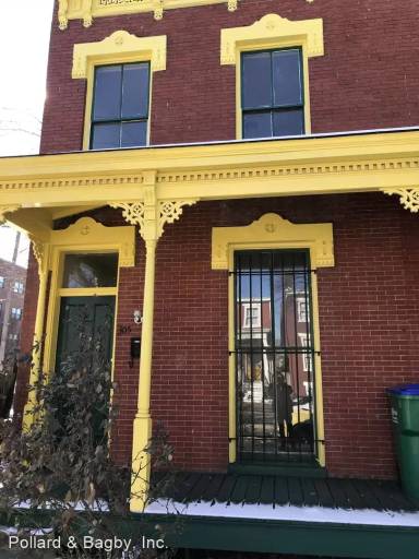 Main picture of 305 W Marshall St