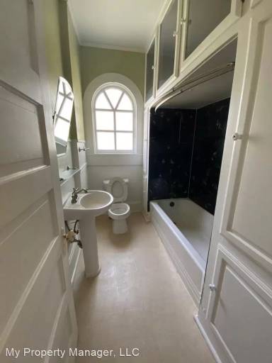 Main picture of 920 Linden St