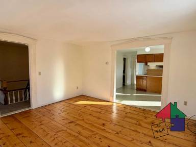 Main picture of 1062 Waterbury Stowe Rd