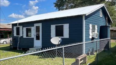 Main picture of 221 Gustave St