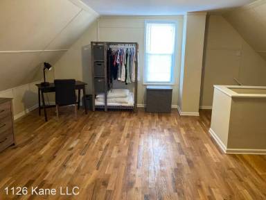 Main picture of 2753 N Booth St