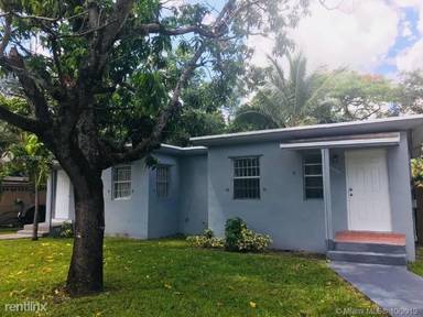 Main picture of 2255 NW 100th St