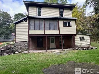 Main picture of 318 E Main St