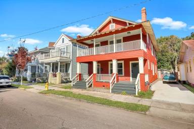 Main picture of 522 E 39th St