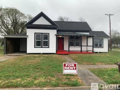 Main picture of 228 E Johnston Ave