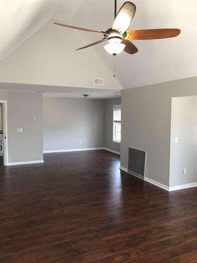 Main picture of 20 Savannah Cir