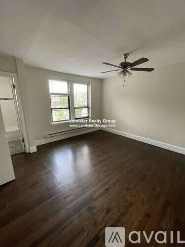 Main picture of 3345 N Marshfield Ave