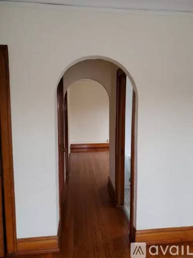 Main picture of 2725 Ridgeland Ave