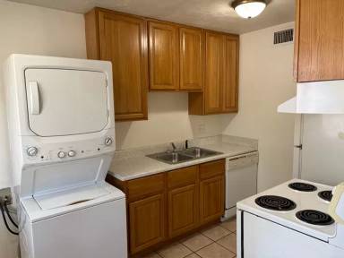 Main picture of 215 Lovelace Dr