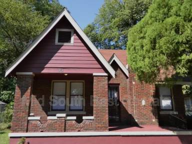Main picture of 961 N Willett St