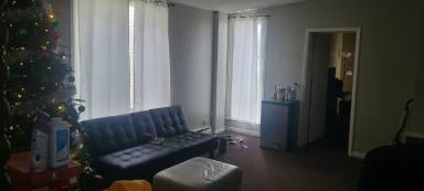 Main picture of 325 S Michigan Ave