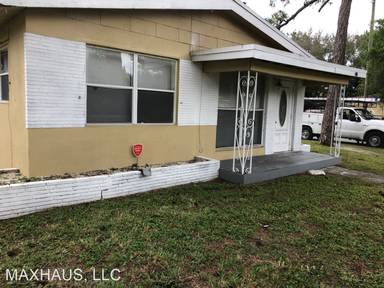 Main picture of 900 NW 16th Ter
