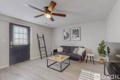 Main picture of 724 Truman St NE